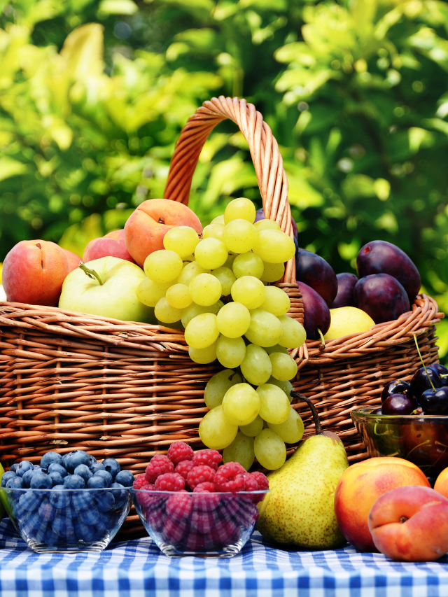 Read more about the article Top 10 Fruits to Eat in Summer